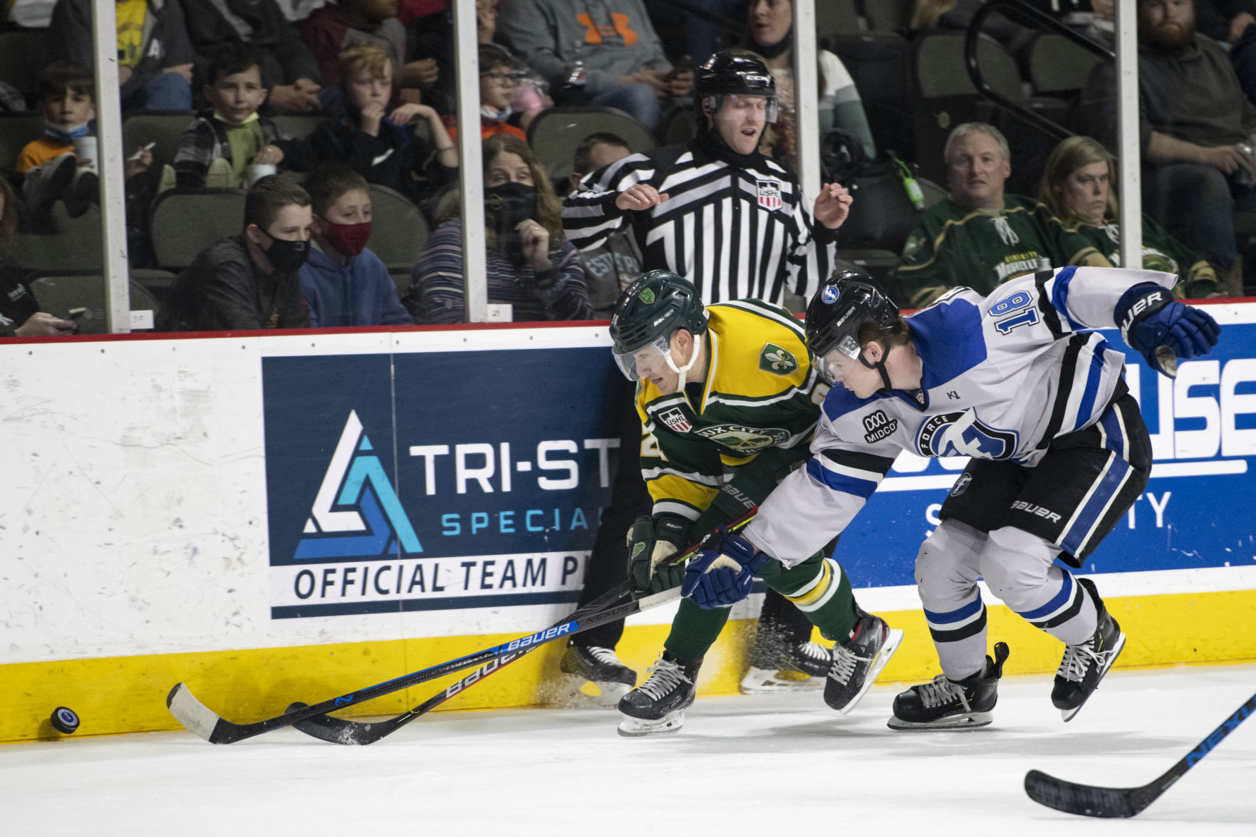 Musketeers vs Fargo Force hockey